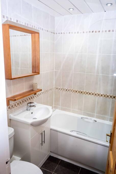 Charming 1-Bed Southside Flat In Great Location Lejlighed Glasgow Eksteriør billede